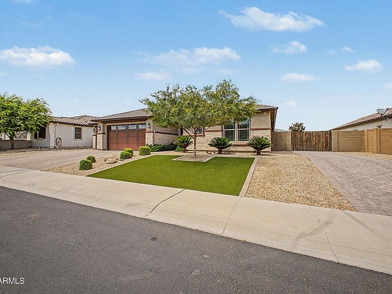 12542 W KRALL Court photo 4