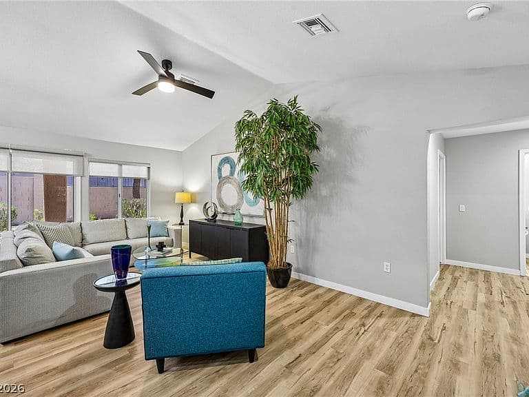 8701 Prairie Hill Dr photo 4
