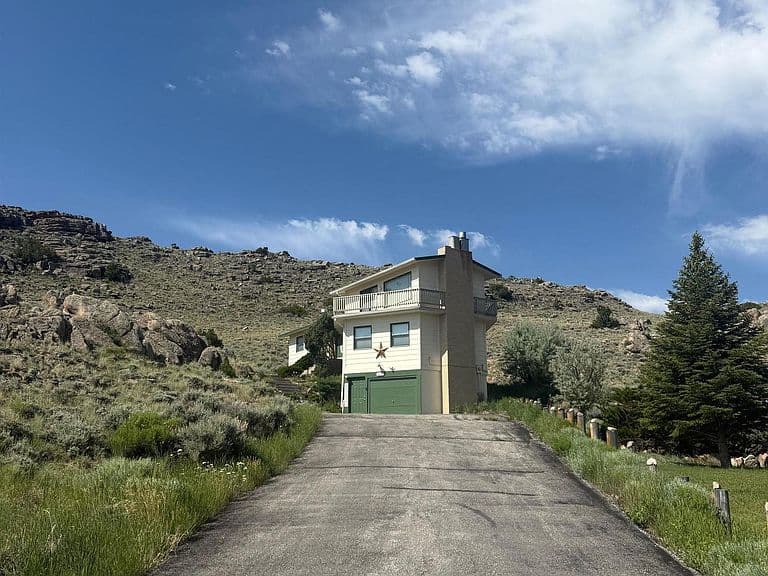 1630 Coulson Dr photo 1