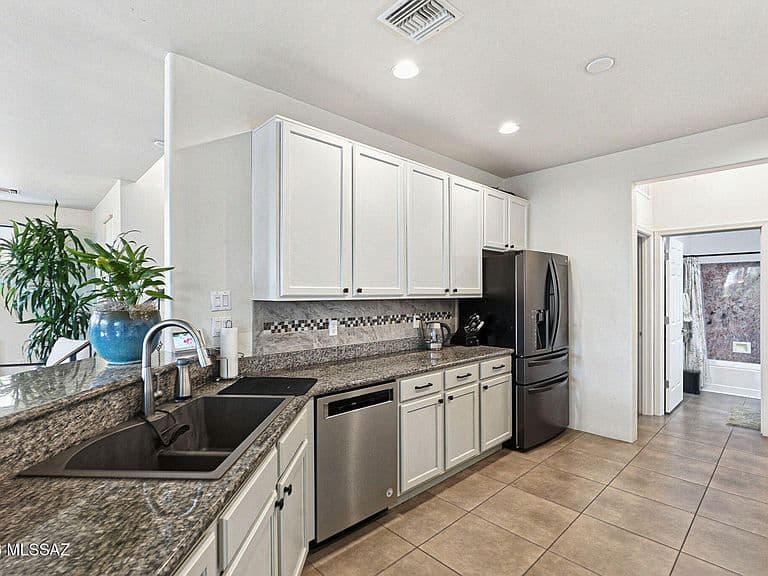 36 E Castlefield Cir photo 4