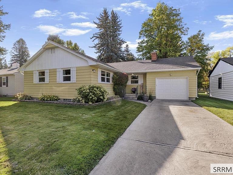 215 Tautphaus Dr photo 1