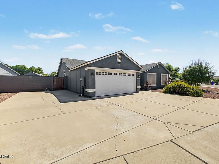 22627 N 31ST Avenue photo 2