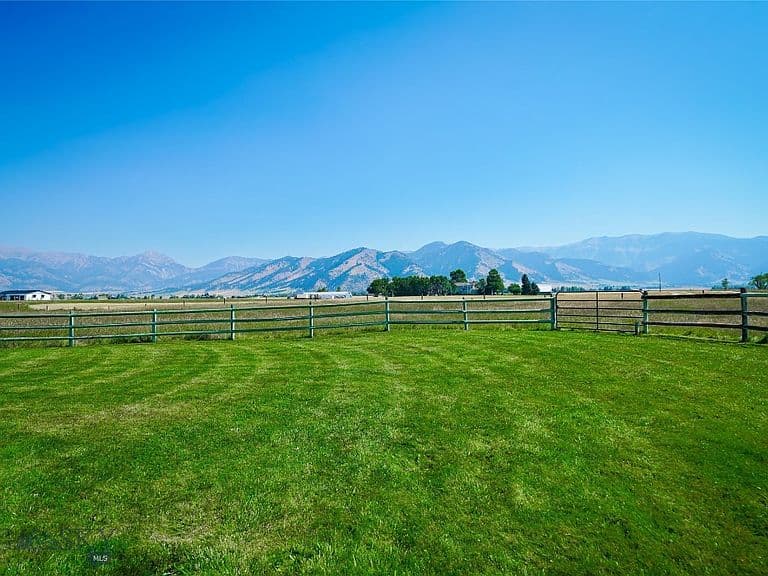 6070 Springhill Rd photo 4