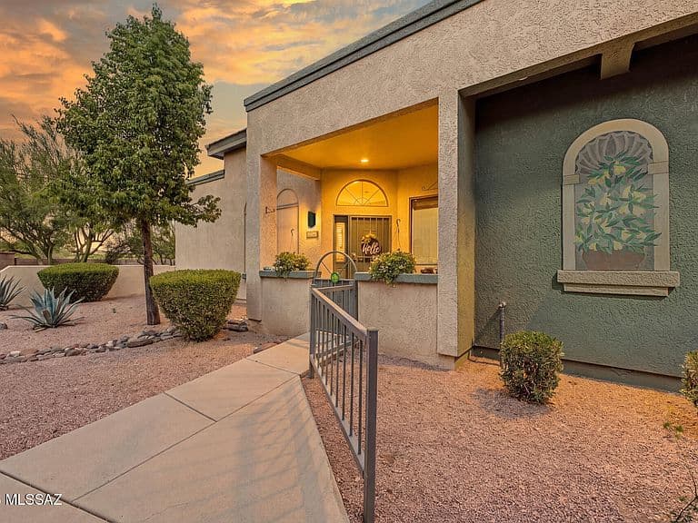 2414 W Via Di Silvio photo 1
