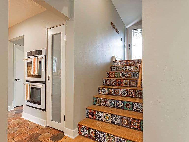 807 Whitaker Dr photo 3