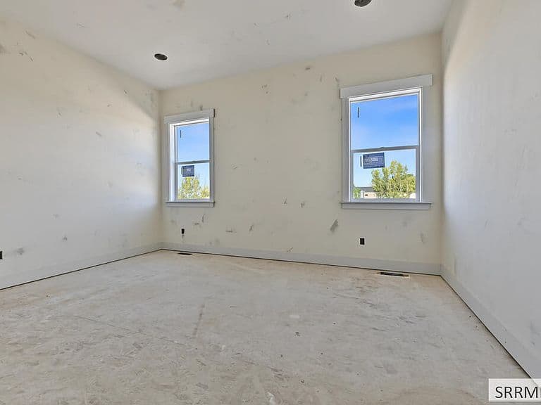 540 Shamrock Ave photo 4