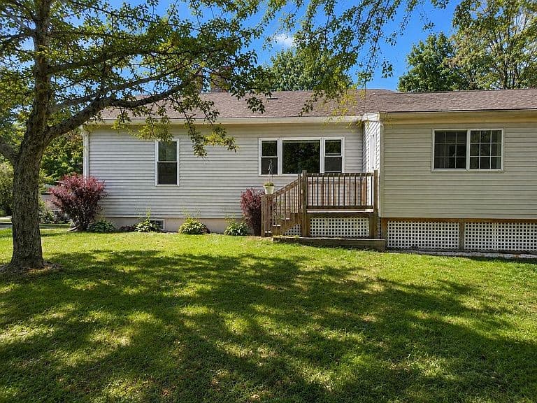 135 Harrington Avenue photo 2