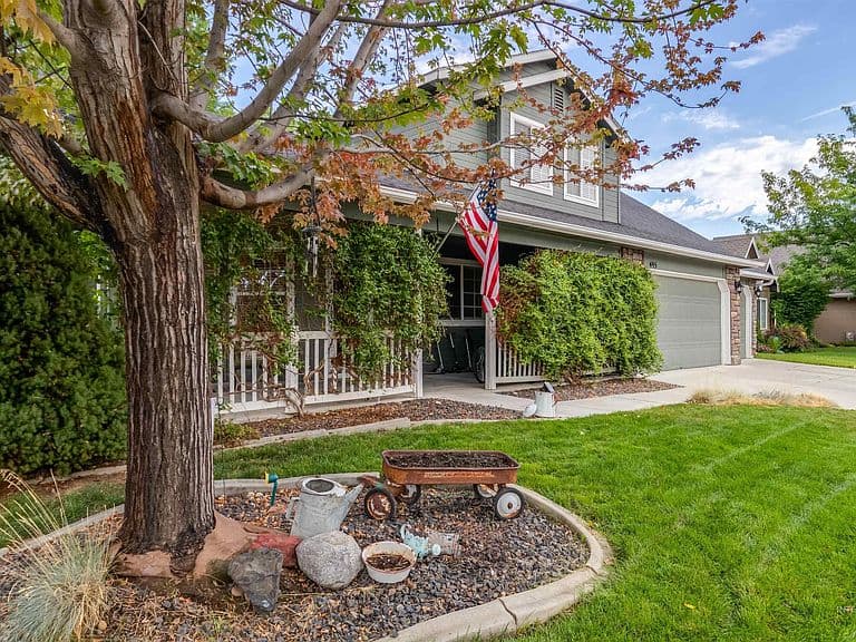 485 N Nebula Ave photo 1