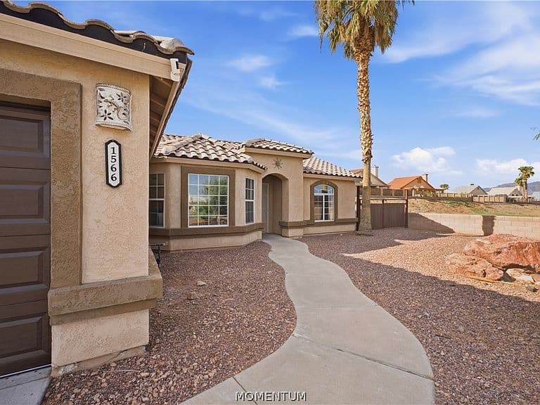 1566 Kalil Drive photo 3