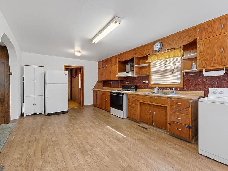 1423 Evans St photo 5