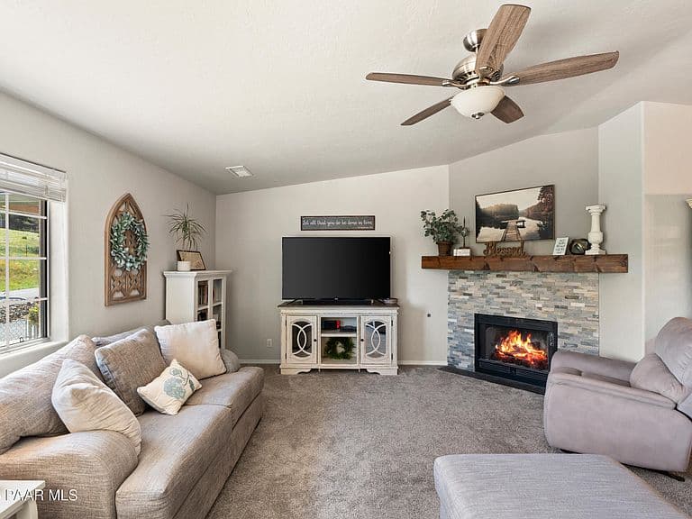 9160 E Swift Trail Dr photo 5