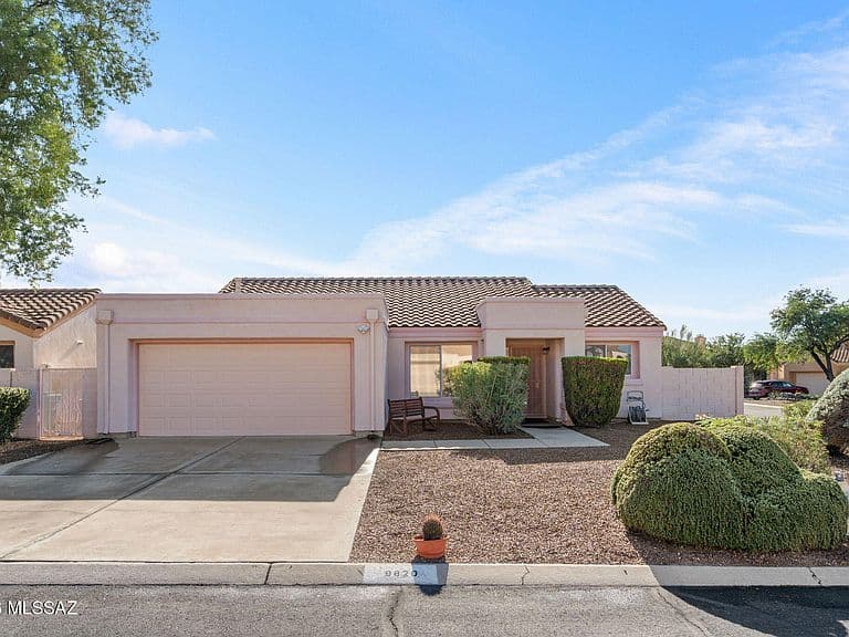 9820 N Moon Canyon Pl photo 1
