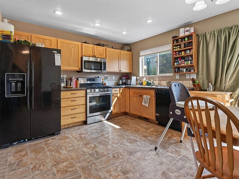 2767 Ryland Ave photo 5