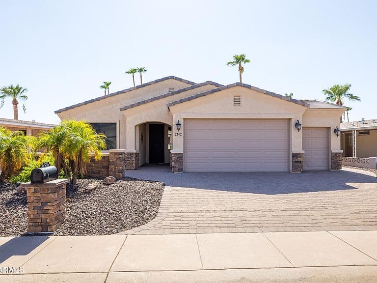2462 N Lema Drive photo 1