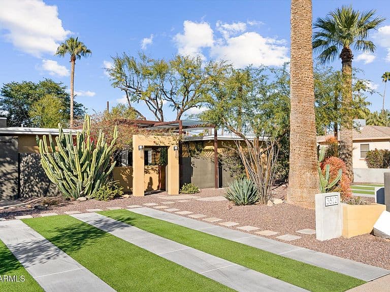 3812 E Coronado Rd photo 1