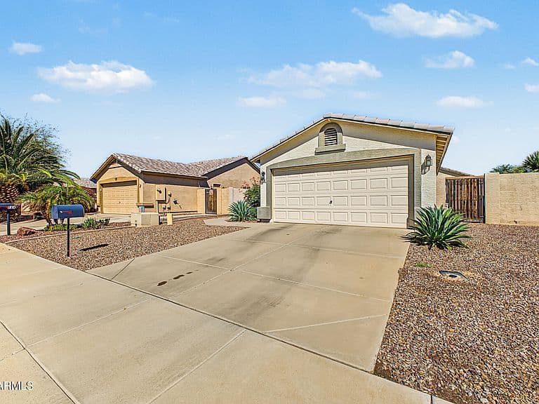 726 E MAHONEY Circle photo 5