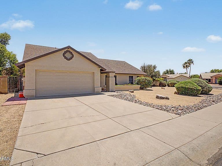 15007 N 43RD Street photo 4