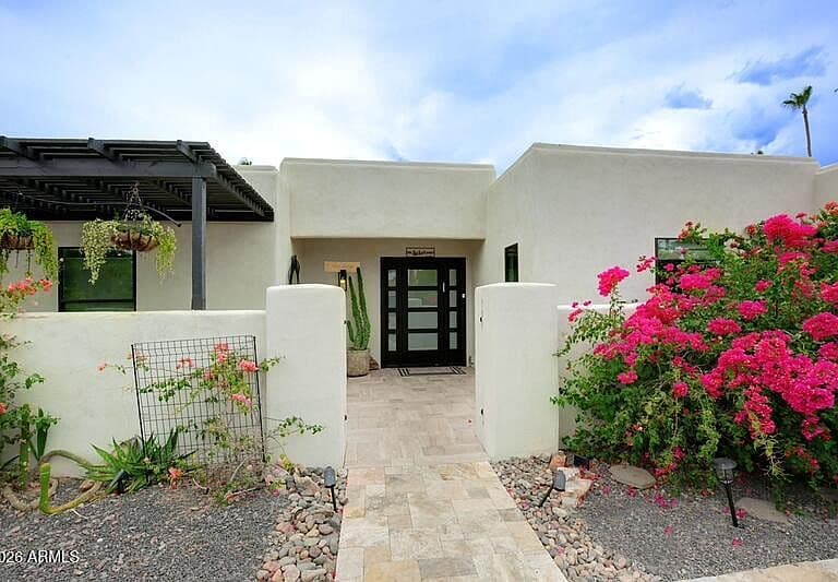 6739 E VOLTAIRE Avenue photo 4