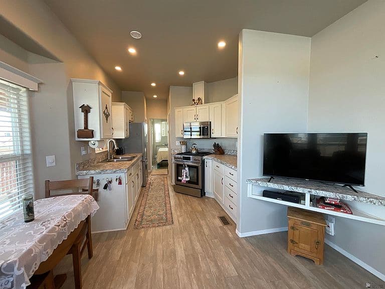 11811 Geronimo St photo 4