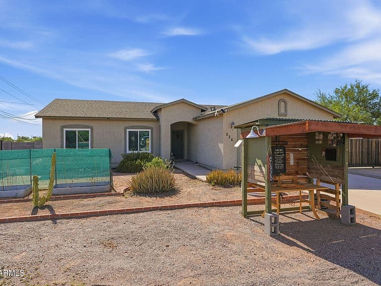 236 N THUNDERBIRD Drive photo 4
