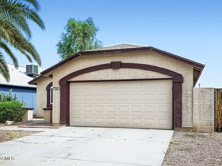7303 N 69TH Drive photo 4