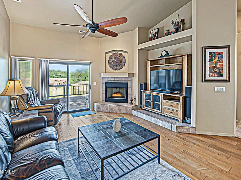 2246 N Sequoia Dr photo 5