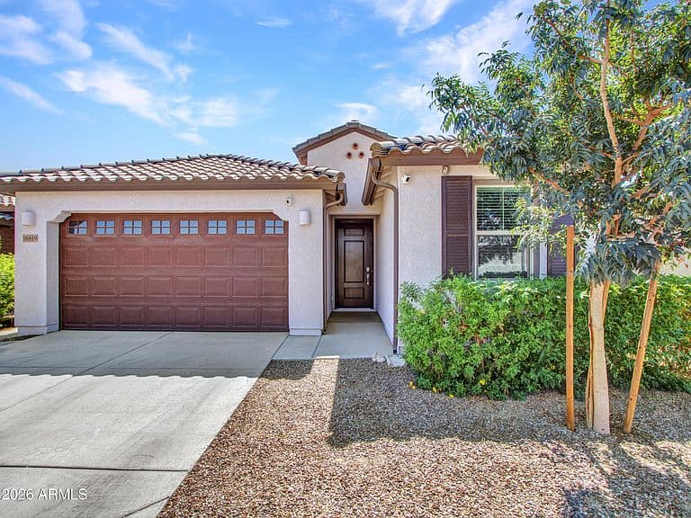 16819 W ECHO Lane photo 2