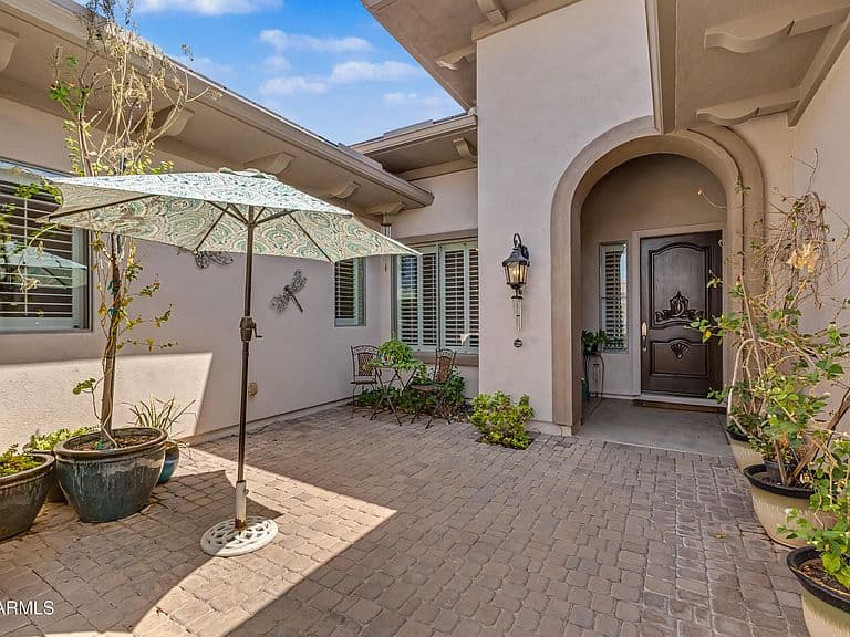 313 W MALIBU Drive photo 4