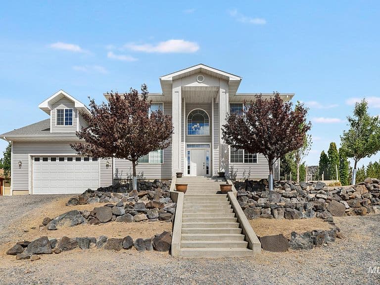 726 Falls View Dr photo 4