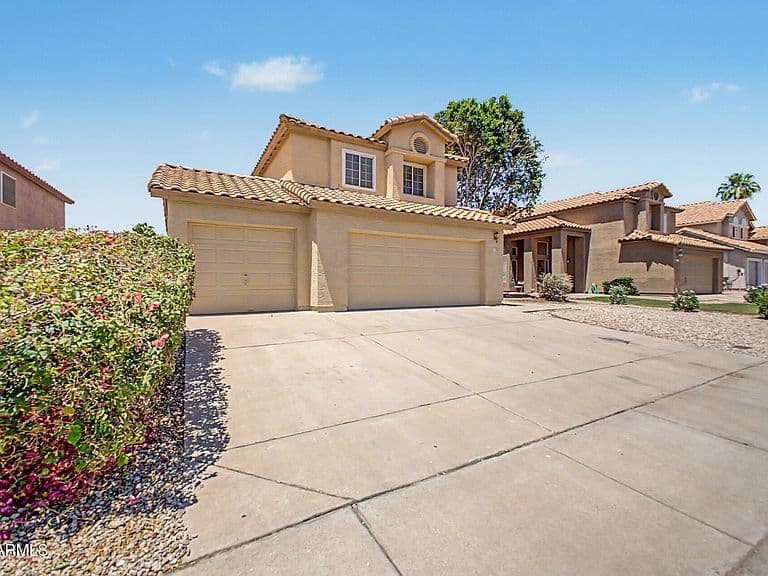 3130 E REDWOOD Lane photo 2