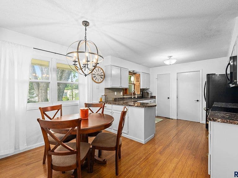 1717 S Judy Ave photo 5