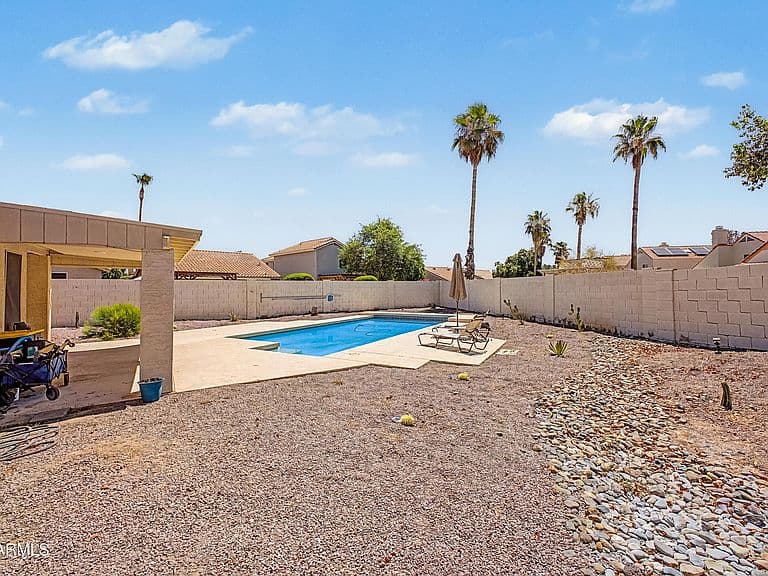 7603 W ORAIBI Drive photo 3