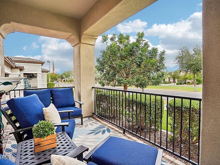 20488 W DELANEY Drive photo 4