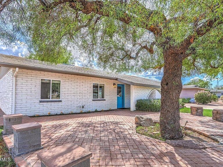 8637 E CAMELBACK Road photo 5