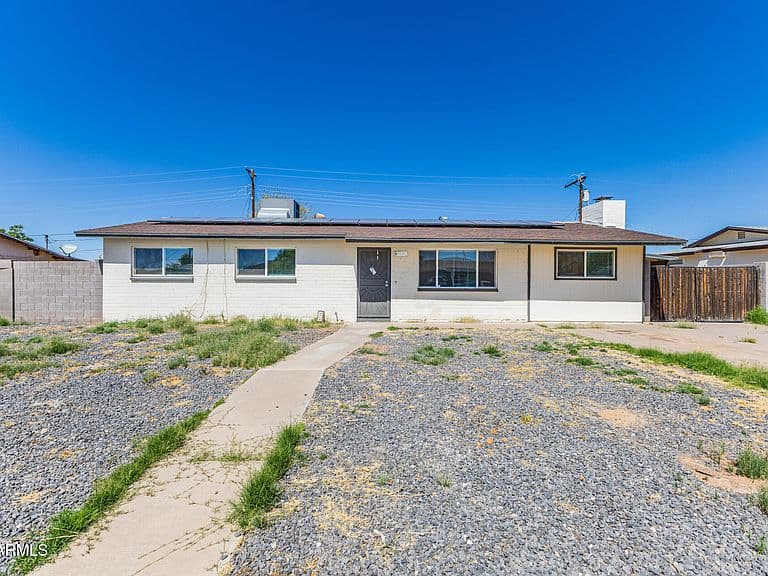 9034 E MARGUERITE Avenue photo 1