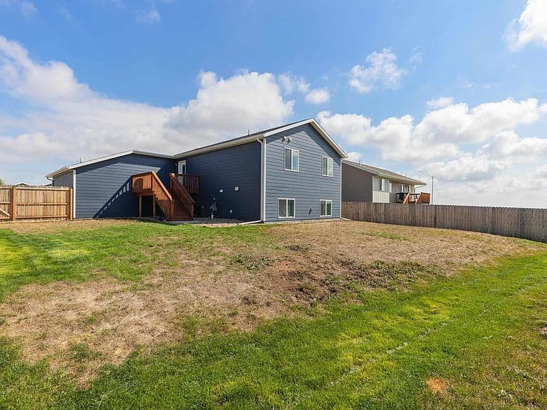 645 Civil Way photo 4