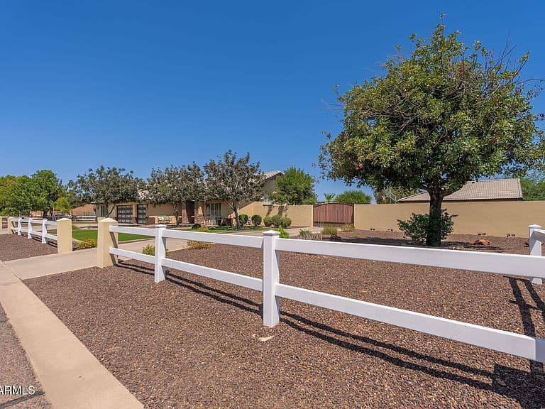 12366 W Desert Oasis Circle photo 3