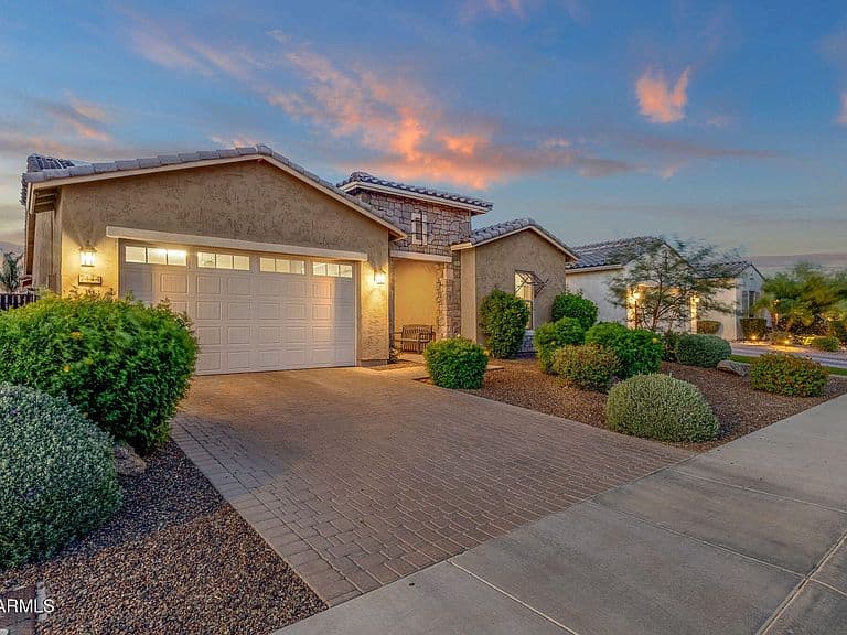 7444 W SPUR Drive photo 4
