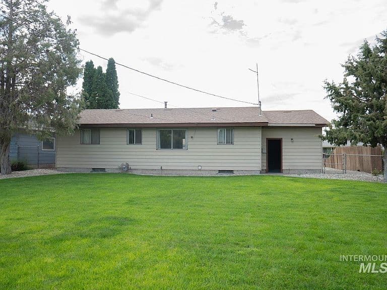 2675 Brentwood Ave photo 2