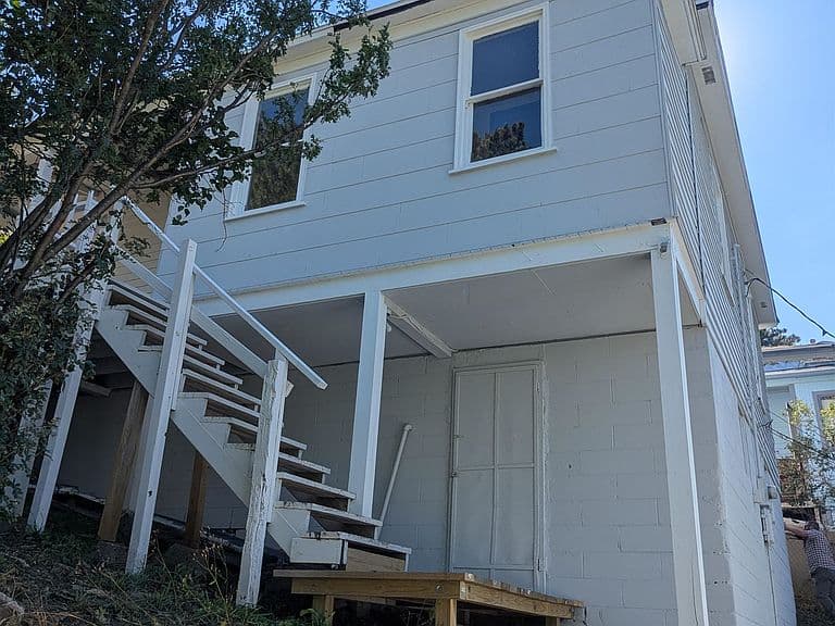 214 Milliken St photo 3
