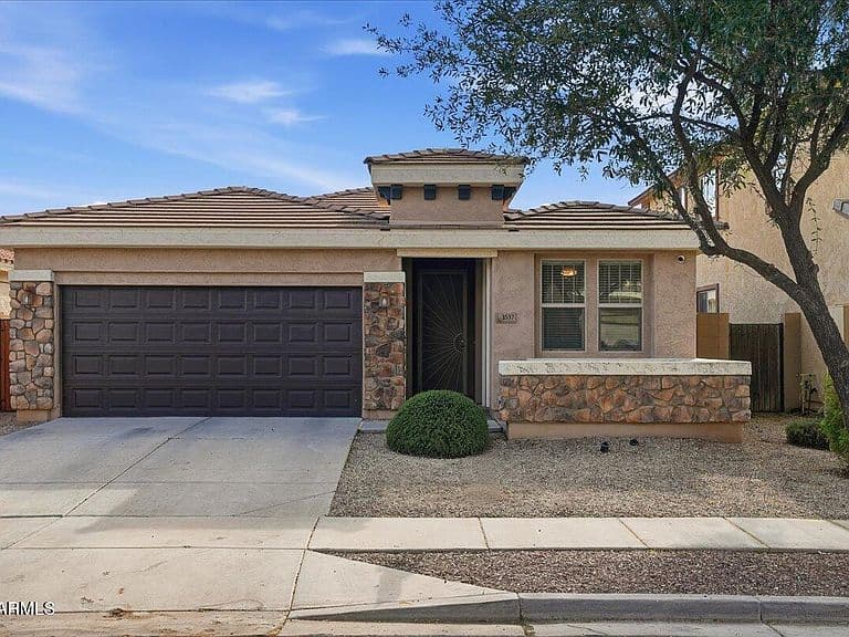 3537 E Constitution Dr photo 1
