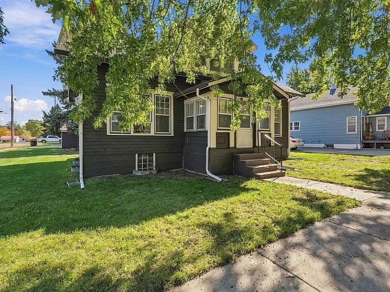 1506 Davenport St photo 2