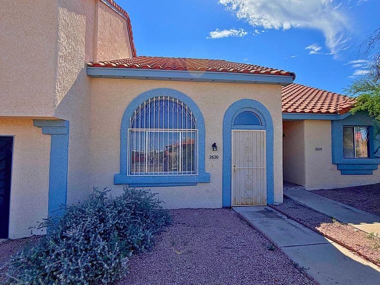 2620 W Ironcrest Dr photo 2