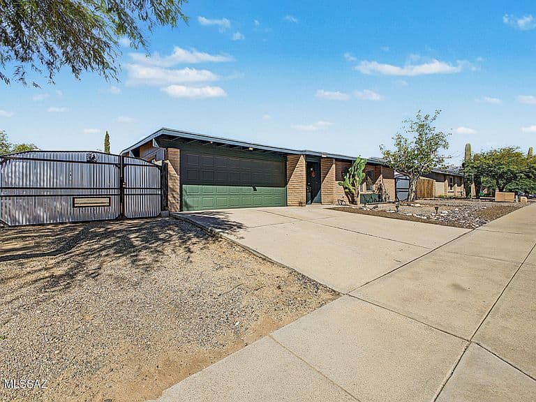 3380 W Blacksill Dr photo 2