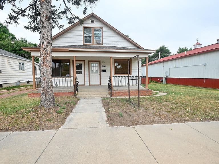 1245 N Main St photo 2