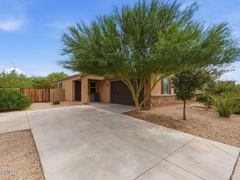 2618 E ALVARO Trail photo 1