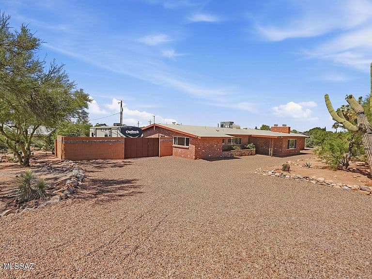 6615 N Camino De La Karina photo 5