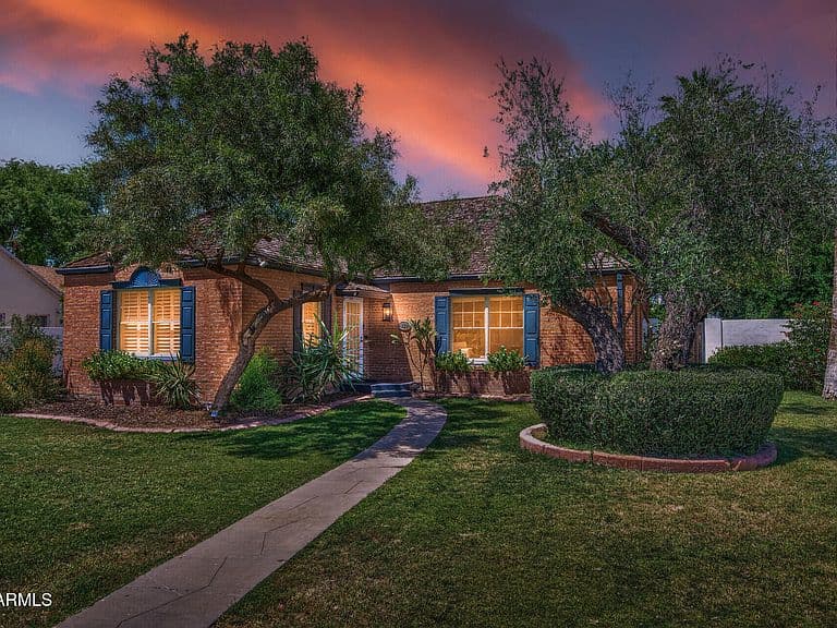 130 E ALVARADO Road photo 2