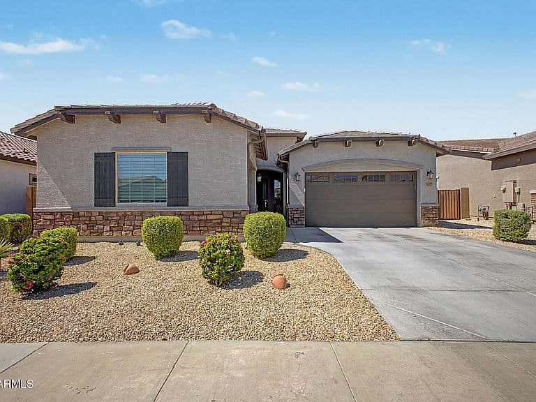 18977 W DESERT HILLS Drive photo 2