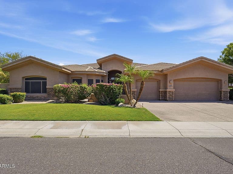 25801 N LAWLER Loop photo 1